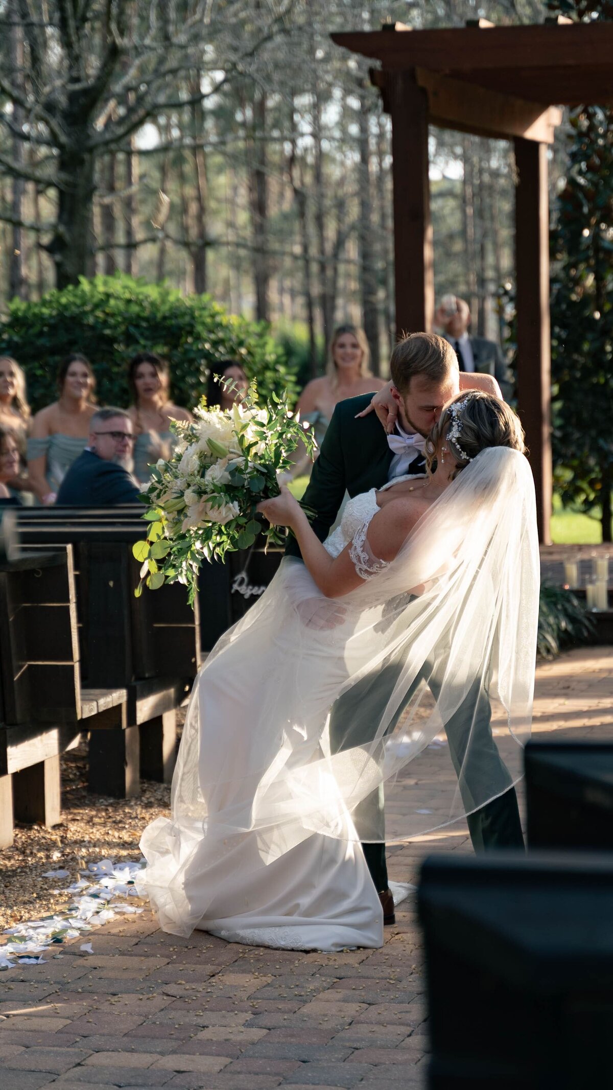 Orlando based Wedding and engagement photo studio