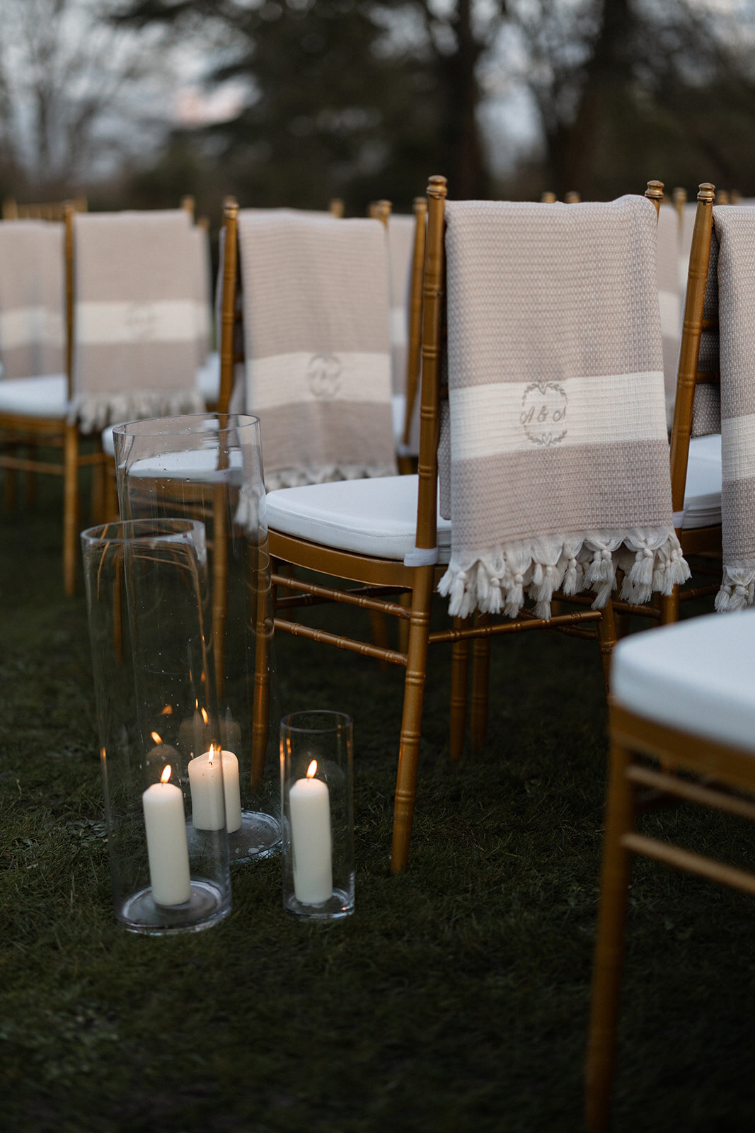 winter-wedding-ceremony-decor