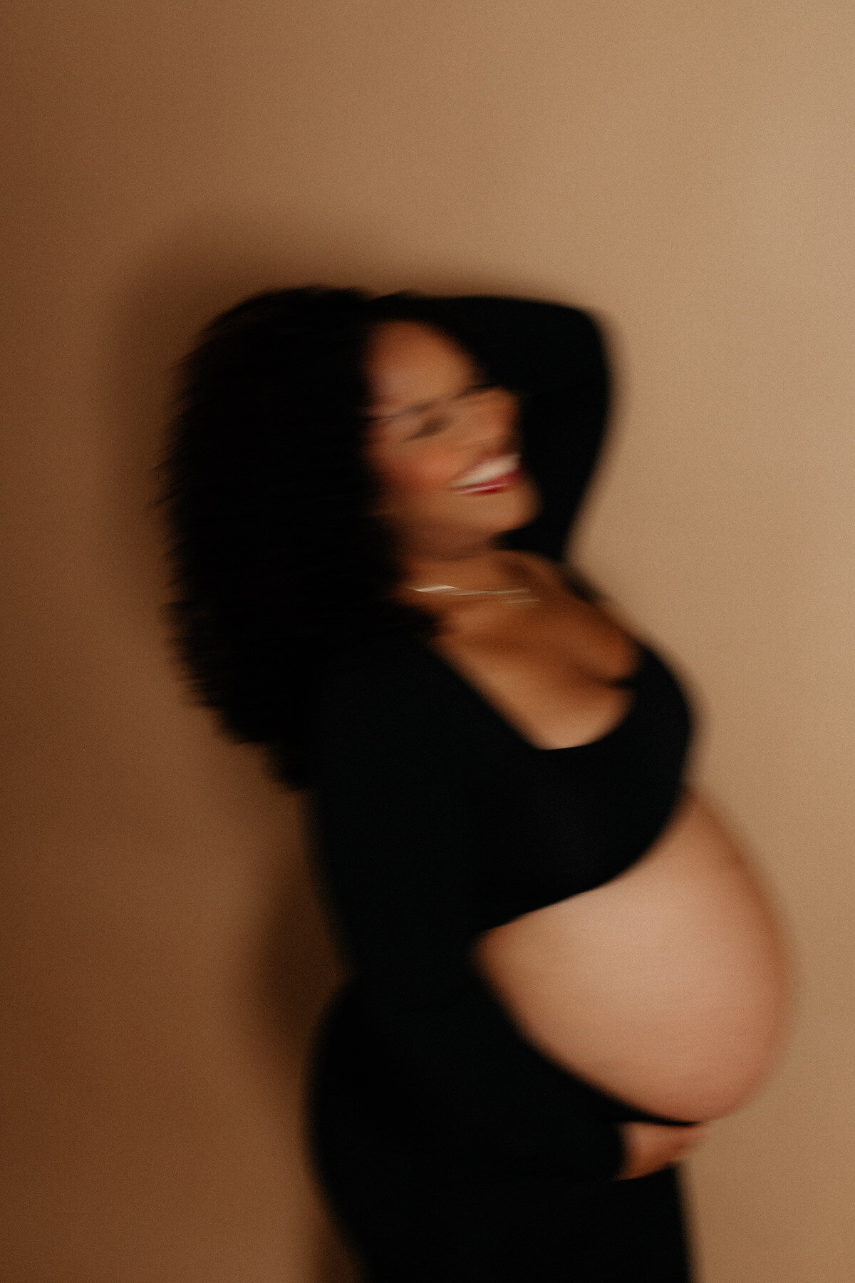 studio-couple-maternity-photoshoot-5