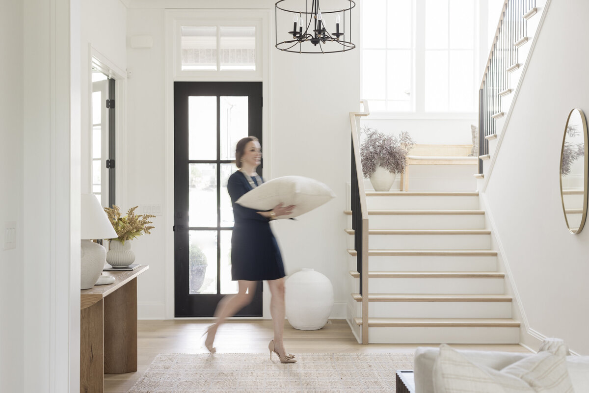 girls-at-flourish-nashville-interior-design-photographers-luxury22