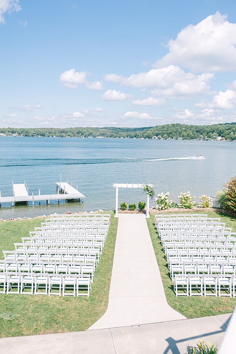 bay-pointe-inn-shelbyville-grand-rapids-michigan-wedding-photographer_0015
