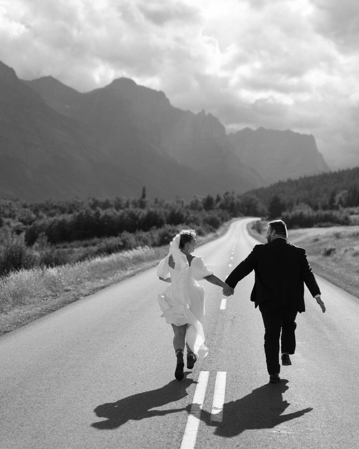 glacier_national_park_montana_elopement_wedding_photographer_12