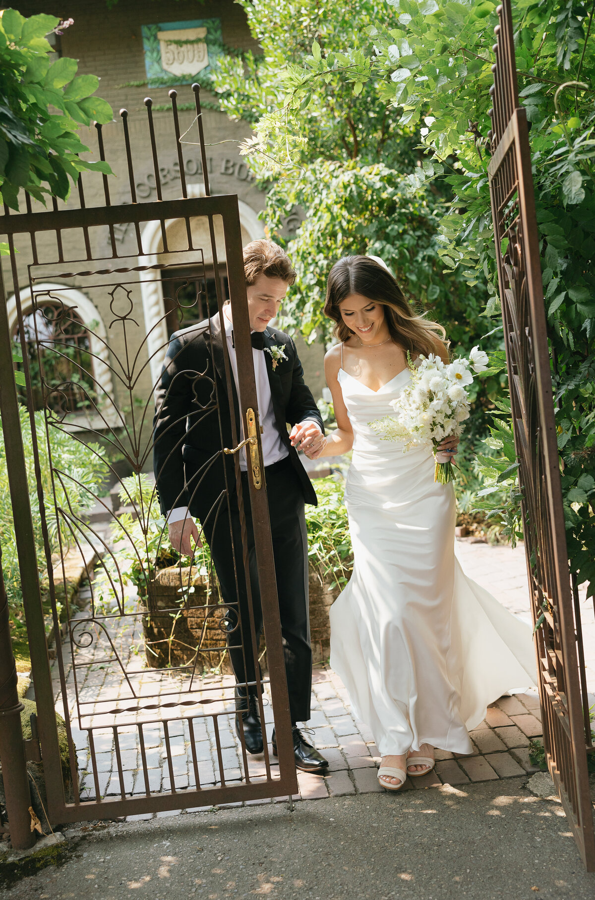 the_corson_building_seattle_wedding_mylaliphotos-7