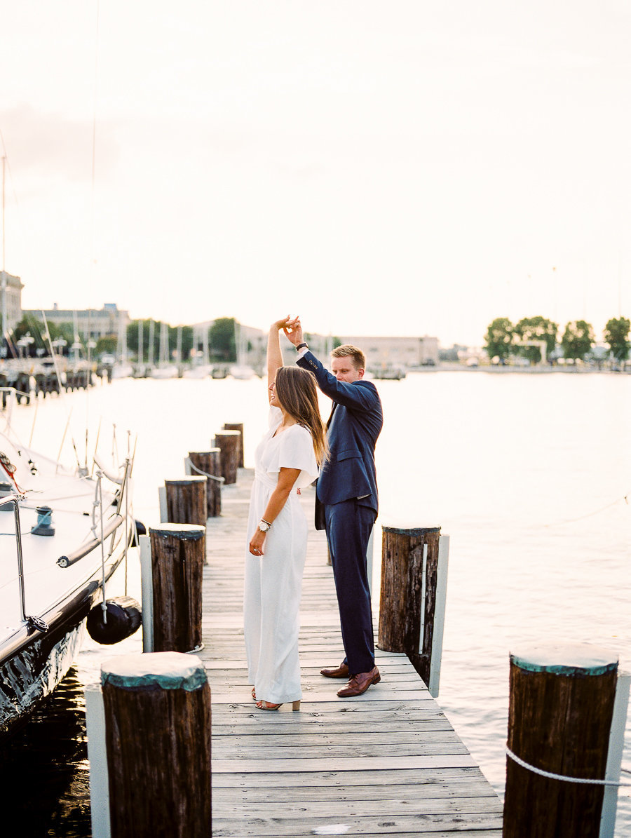 Megan_Harris_Photography_Fine_Art_Downtown_Annapolis_Engagement_Session_Engagement_MeganHarris_Edit (25 of 30)