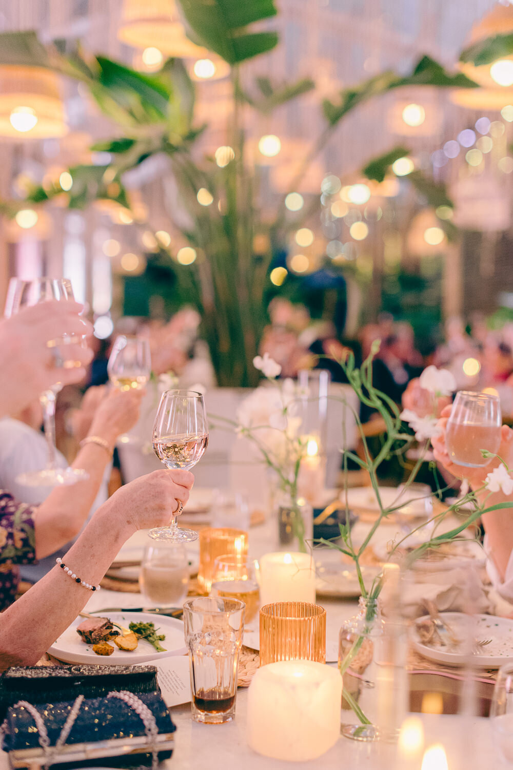 tulum-inspired-modern-wedding-at-restaurant-bazart-montreal-junophoto-059