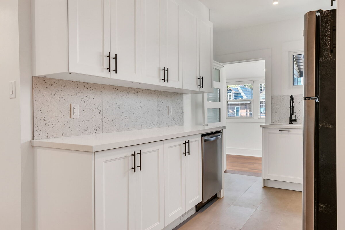 17-web-or-mls-15_002_Kitchen