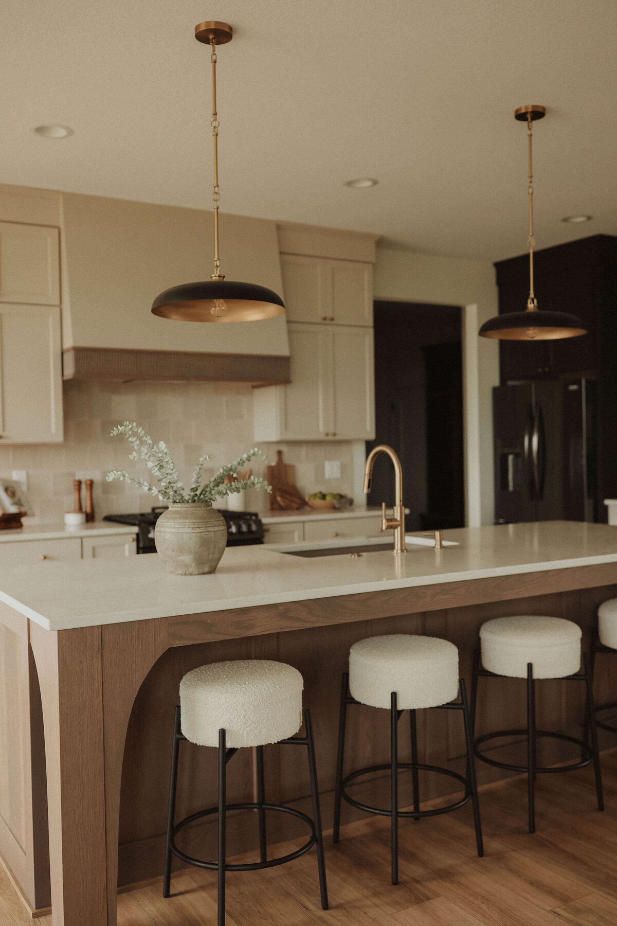 3029-Kitchen-Grimes-Central-Iowa-Custom-Home-JRL-Builders-3F1A4233
