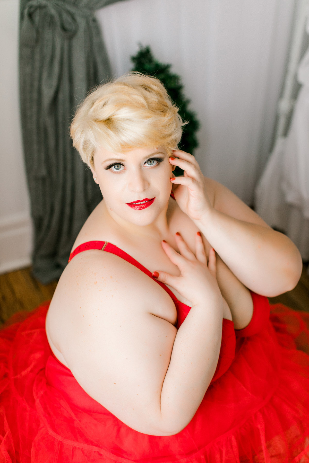 plus size boudoir session