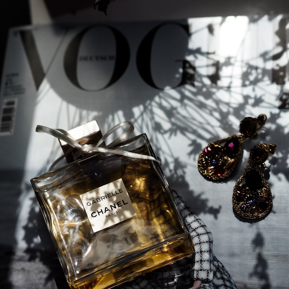 Chanel Perfume, Vogue Magazine, Jewelry, Feminine Luxury