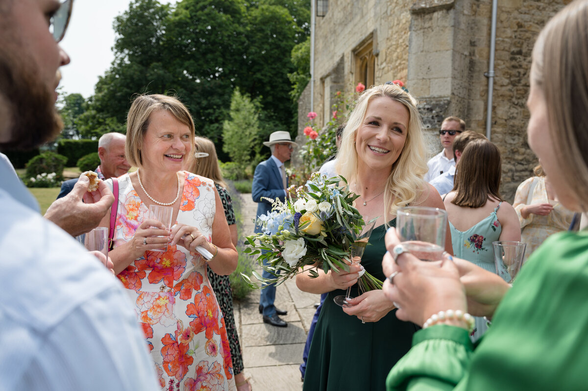 Notley-Abbey-wedding-photography-1078