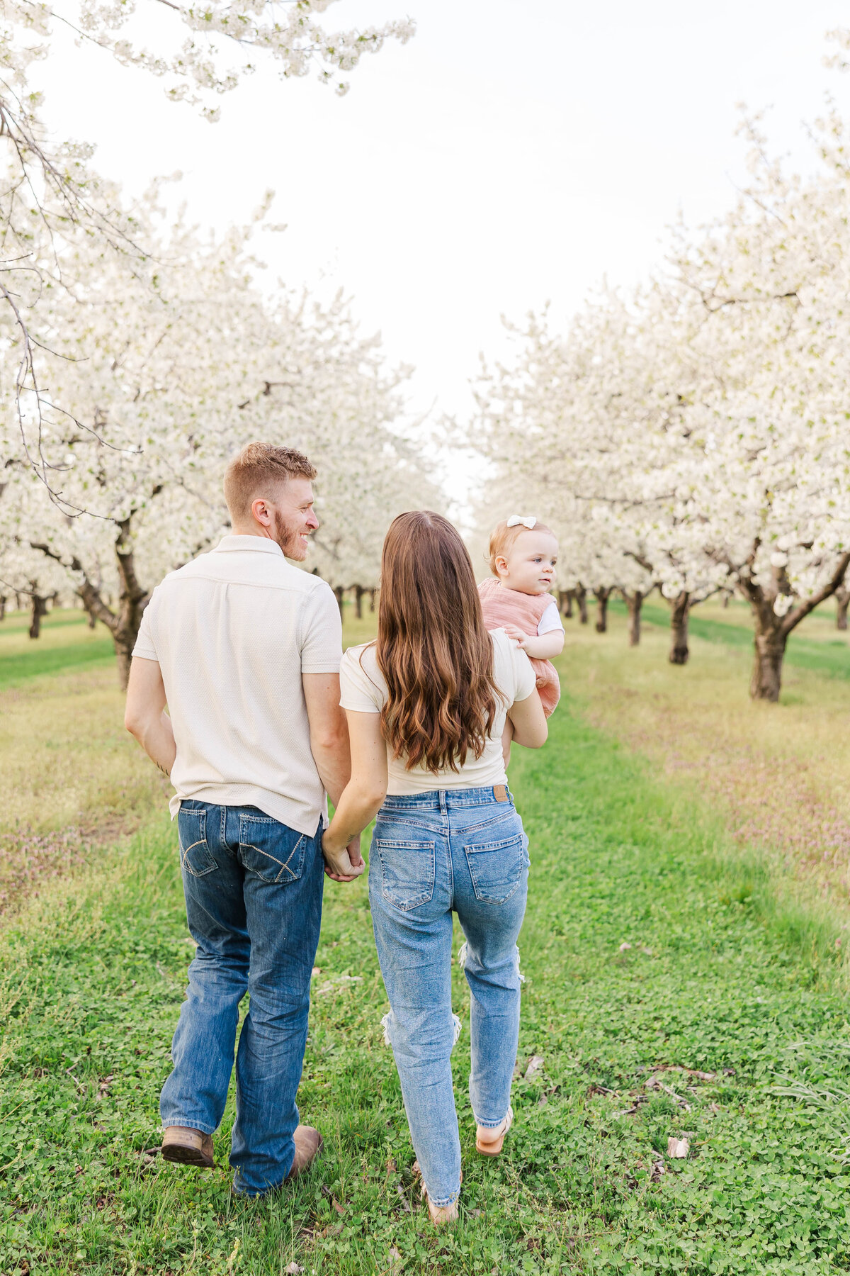 Leah Rohde Photography Traverse City Wedding Photographer Northern Michigan Engagement Weddings Lifestyle Photographer Photography Educator Photography Education14