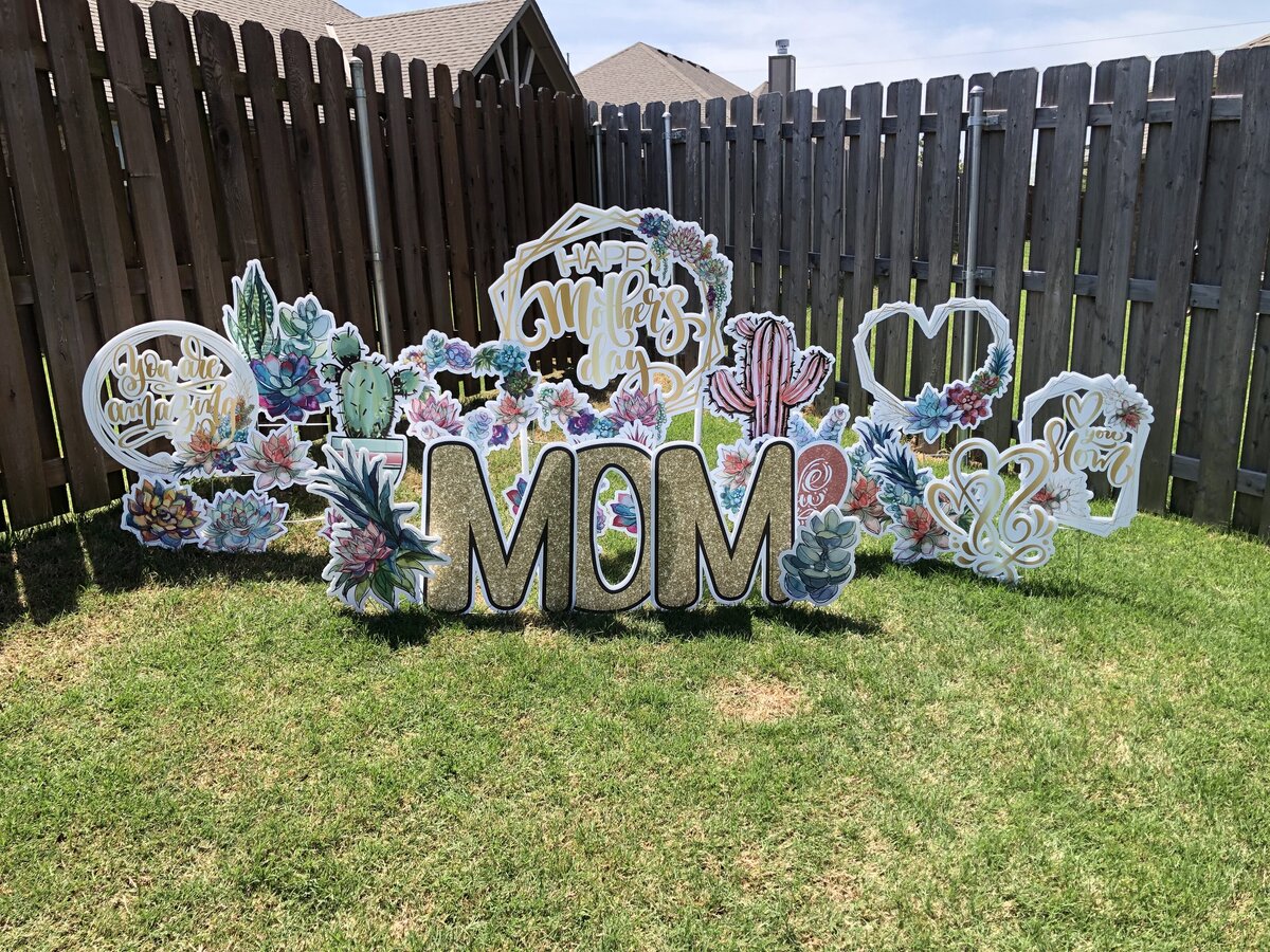 Mother's Day Yard Sign in Edmond, OK. Simply Sign It is a yard greeting sign rental company servicing Edmond, NW OKC, Piedmont, and Deer Creek. Create a yard greeting sign for your home, organization, or school.