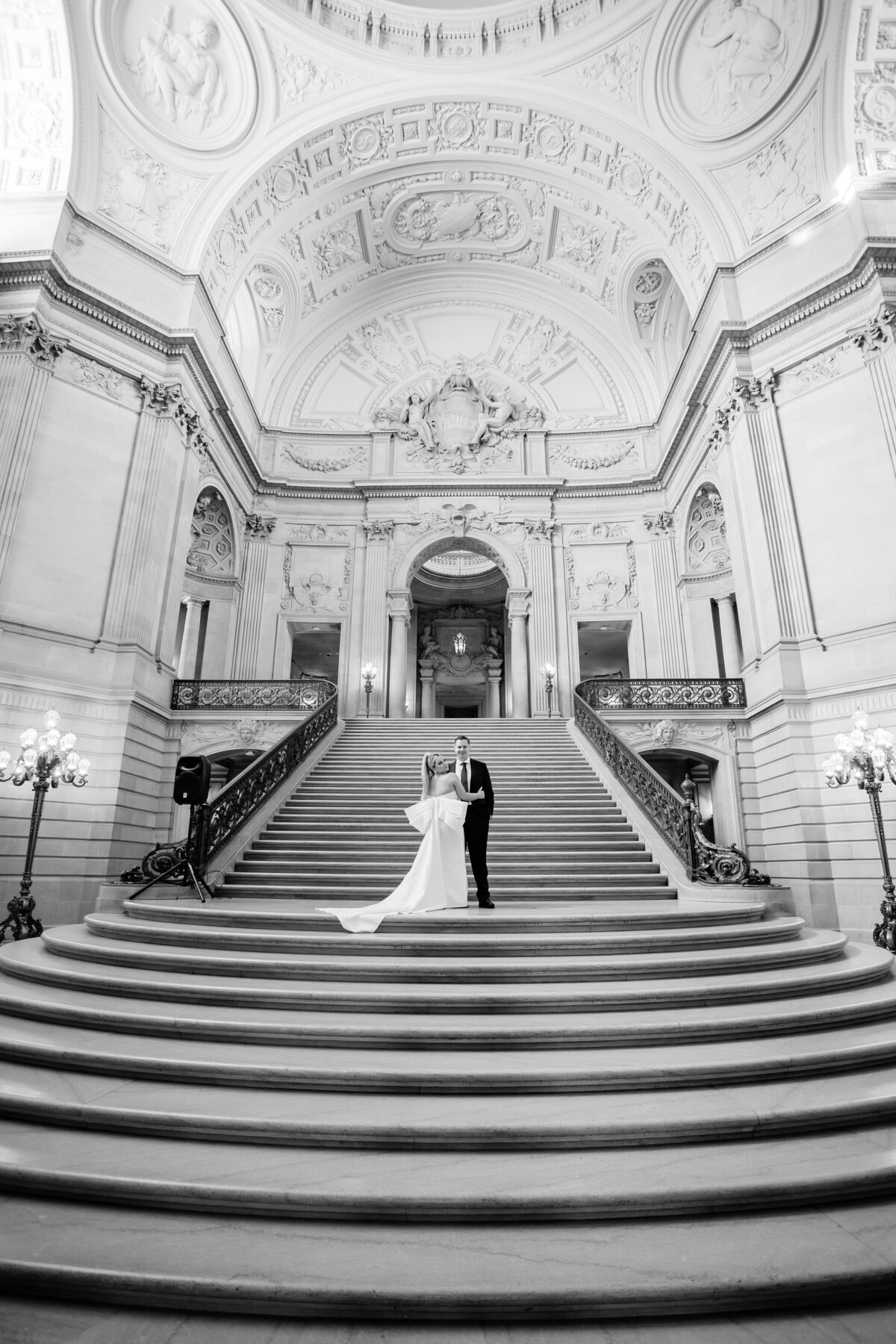 SAN-FRANCISCO-CITY-HALL-WEDDING-CHRISTINE-RYAN-02-27