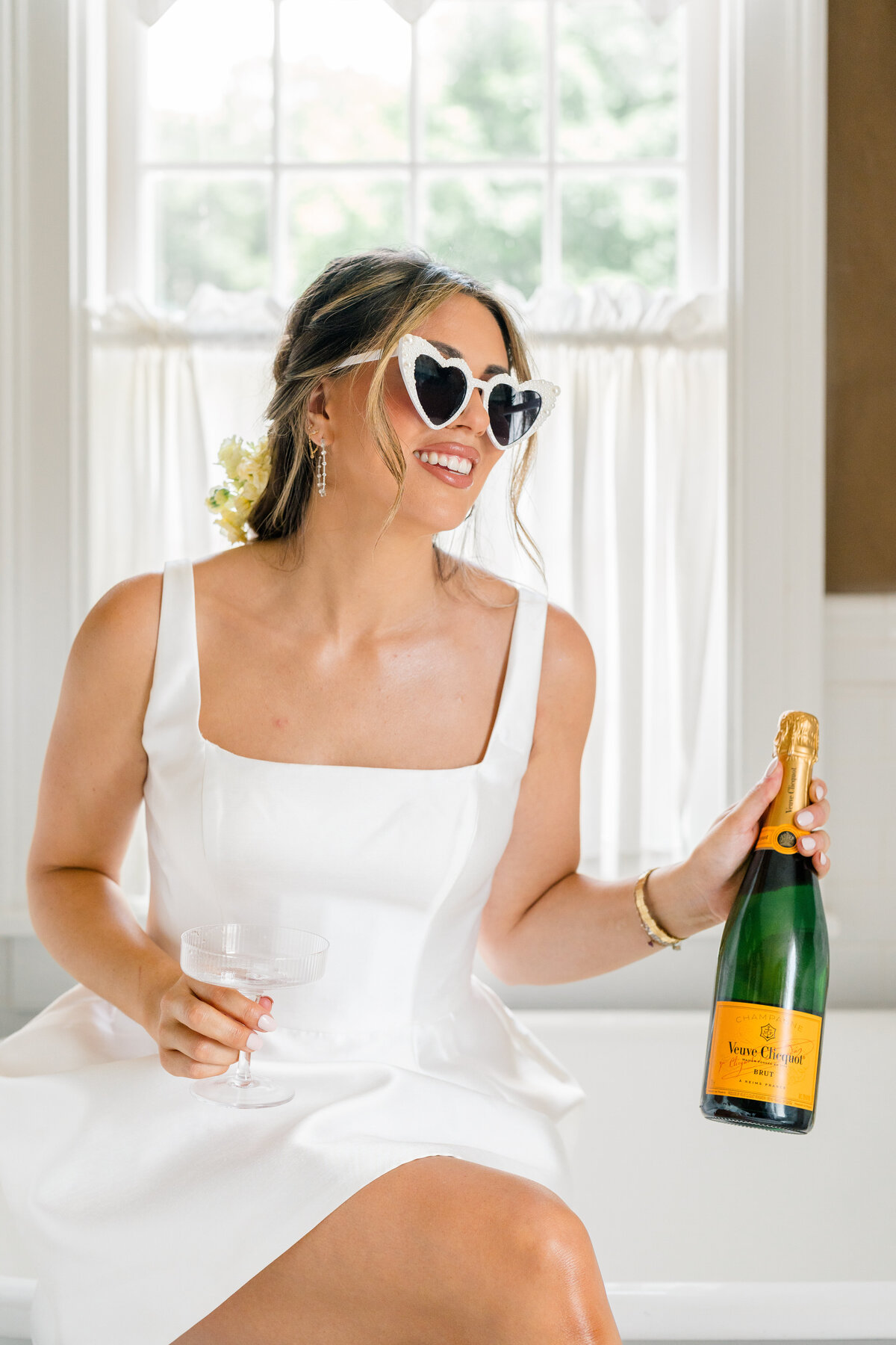 bride-bathtub-shoot-smith-farms-garden