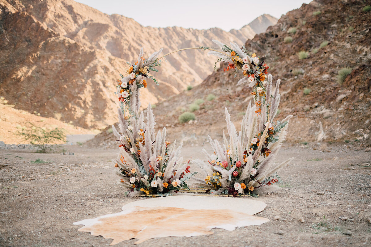rock-your-event-wedding-styling-planner-designer-dubai-UAE-bohemian-vow-renewal-mountains
