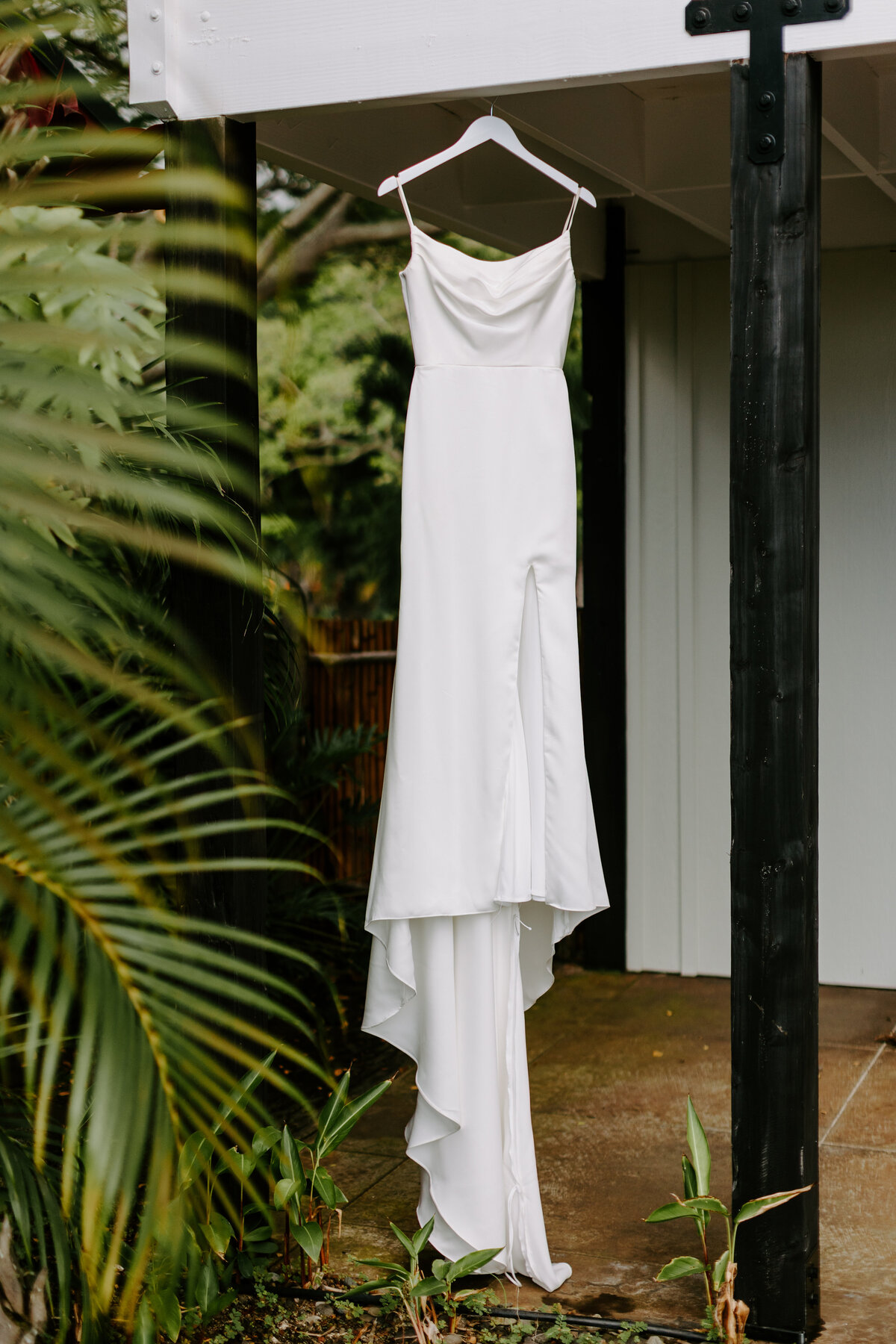 23.05.17_Sylvia and Chase_Kona Backyard Wedding_Previews _0002
