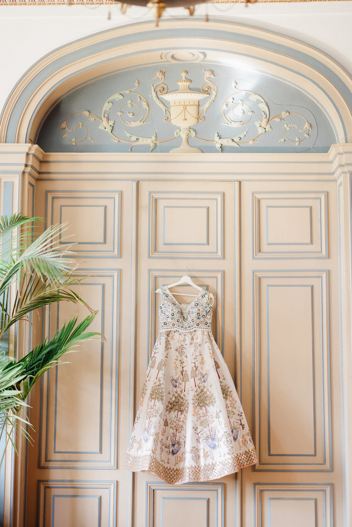 Modern_Chic_Chateau_Valouze_Destination_Wedding_Photographer-47