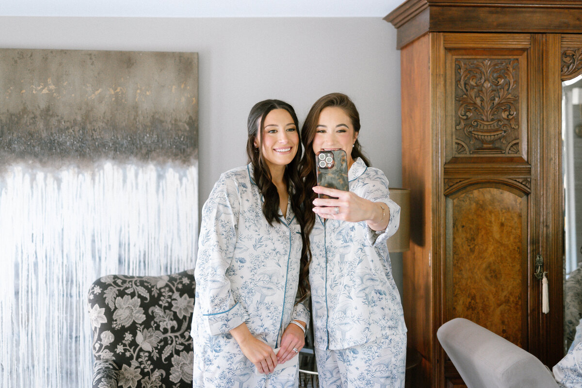 New Orleans Wedding Photographer Getting Ready