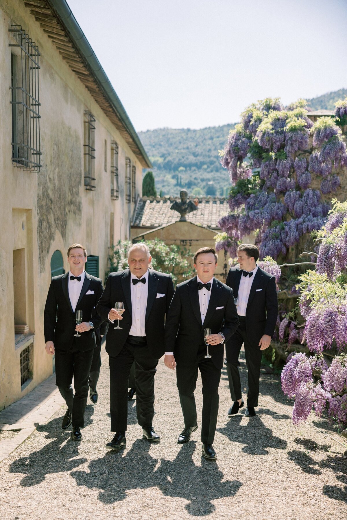 Brides_Villa-Cetinale-Italy_Redamancy-Photo-and-Film_029-min