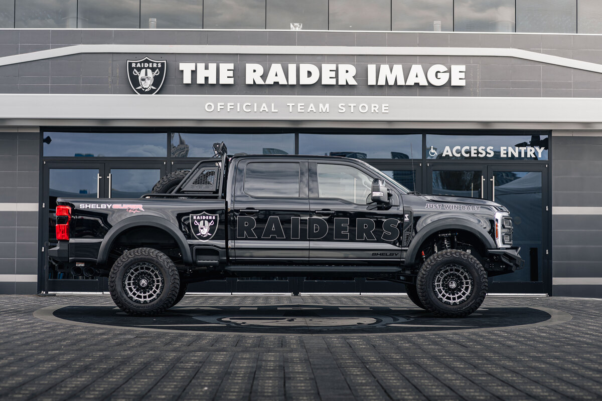 Ford-F-250-Shelby-Super-Baja-(Raiders)-16