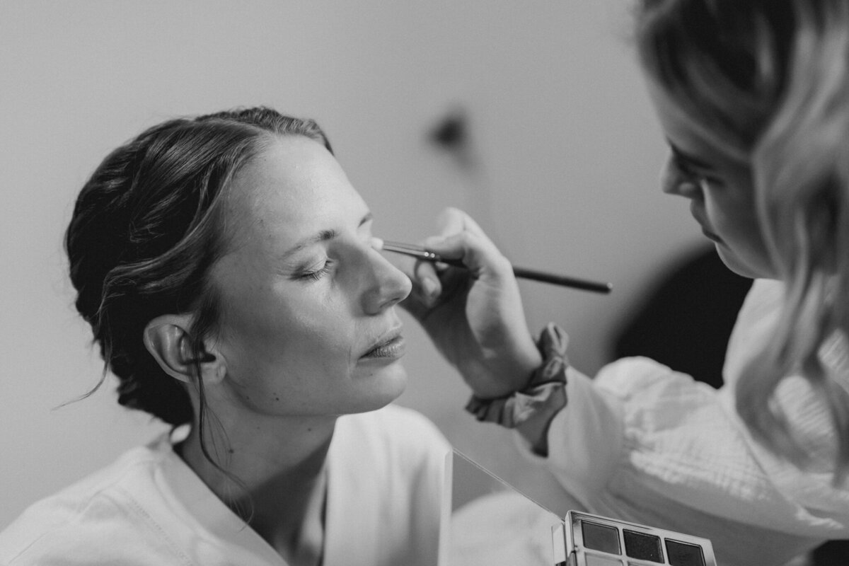 Sarah Schöb - Professional_Makeup_Artist_Schweiz_Bridal_Styling_RealbrideKathrin2_2048px