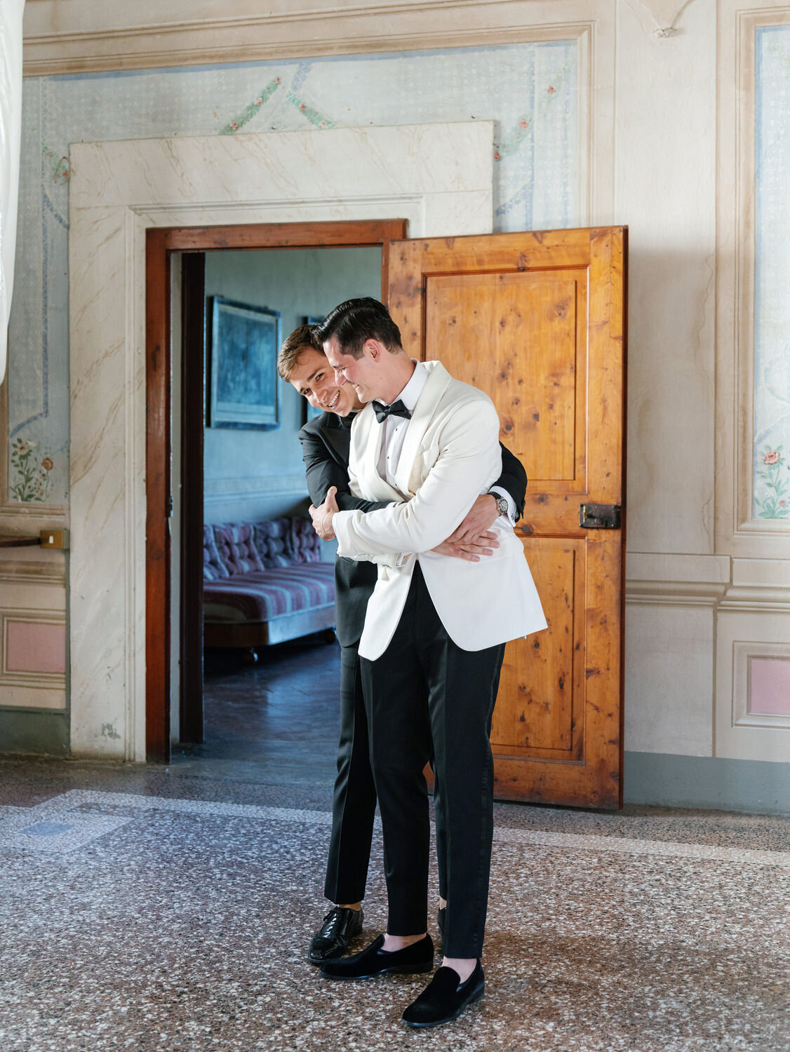 029-Groom-and-Best-Man-Sharing-Laugh-Tuscany