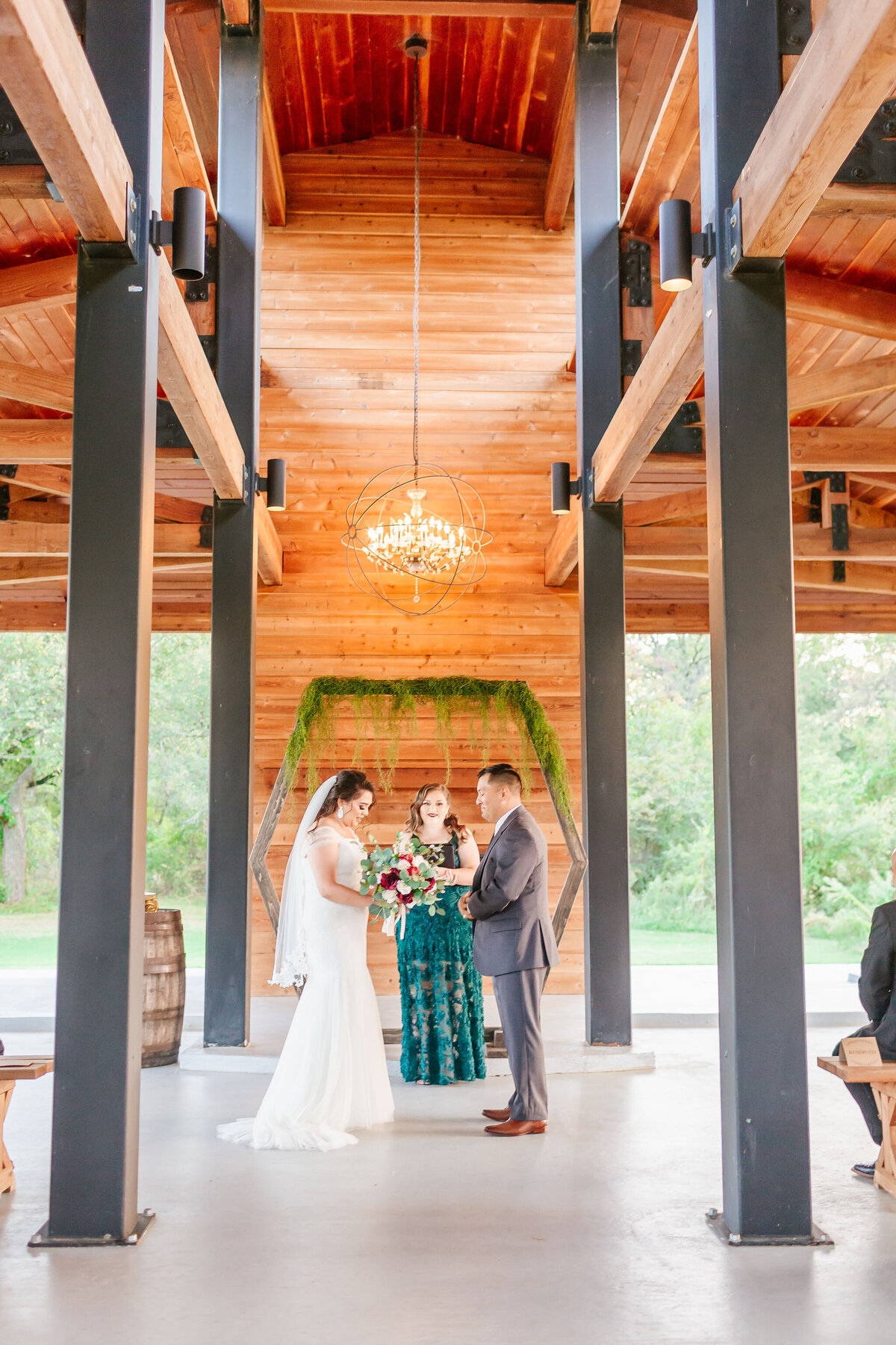 Stephanie&ChristianMorganCreekBarnAubreyTxWedding18