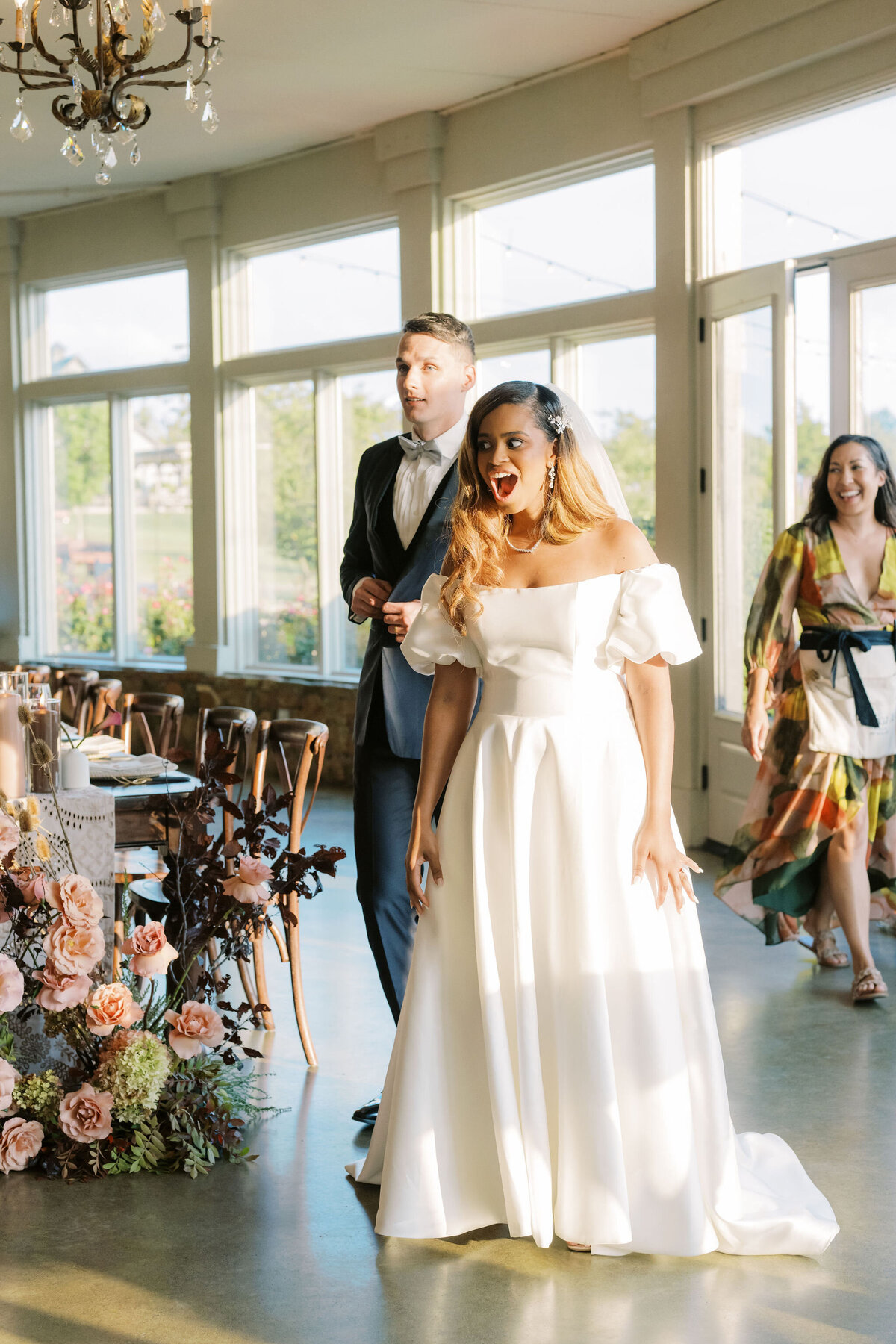 CocktailHour_AVWedding_MaddyWilliamsPhotography-75