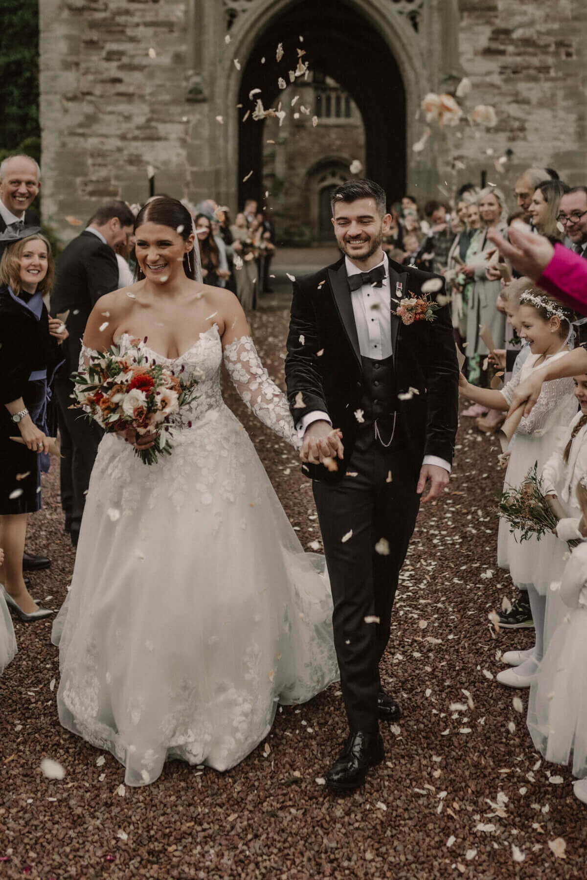 Carrie-Hampton-Court-House-Wedding-Flowers-Issy-And-Bella-Florist-Herefordshire16