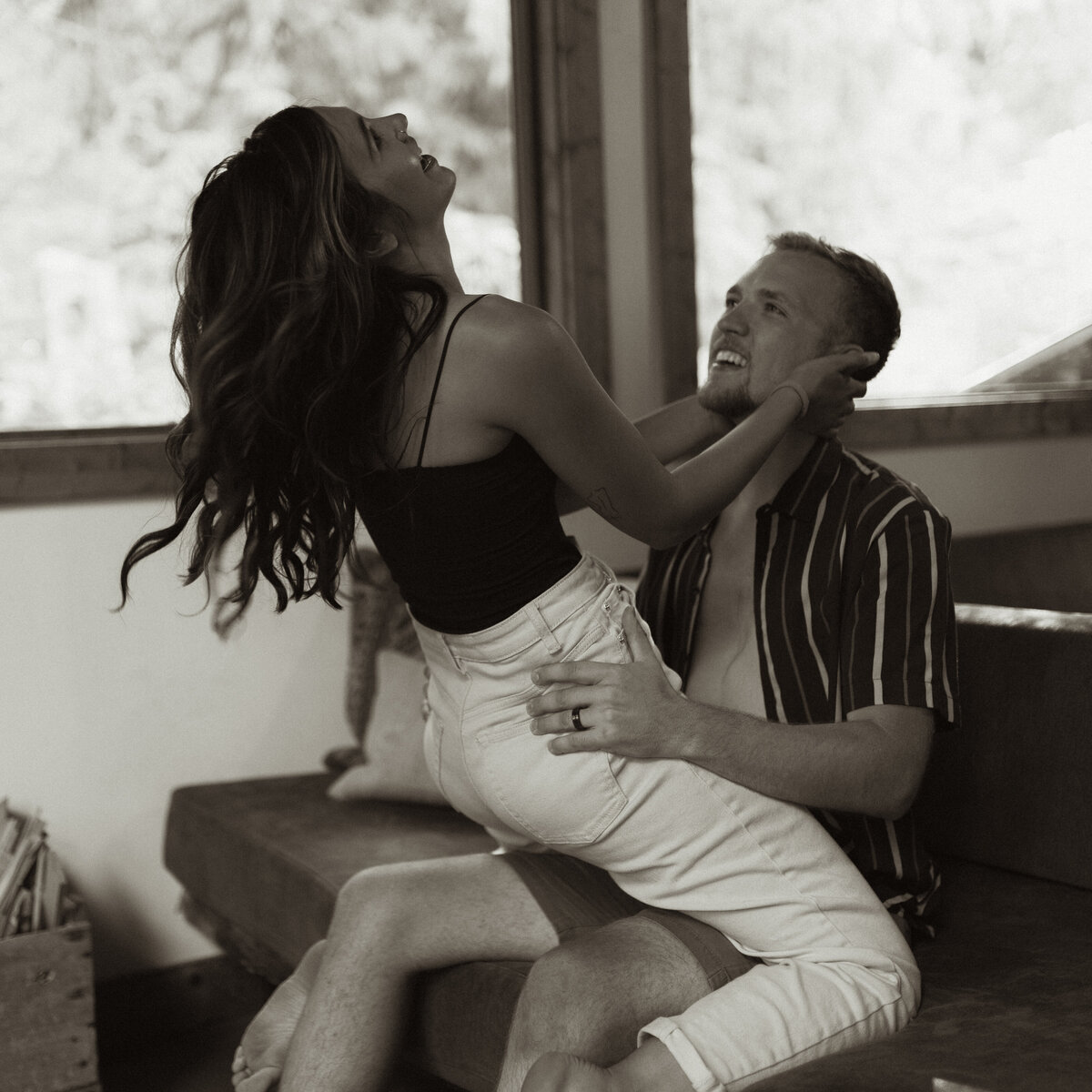 casualcouplesinhomesessionkansascityphotographer-13