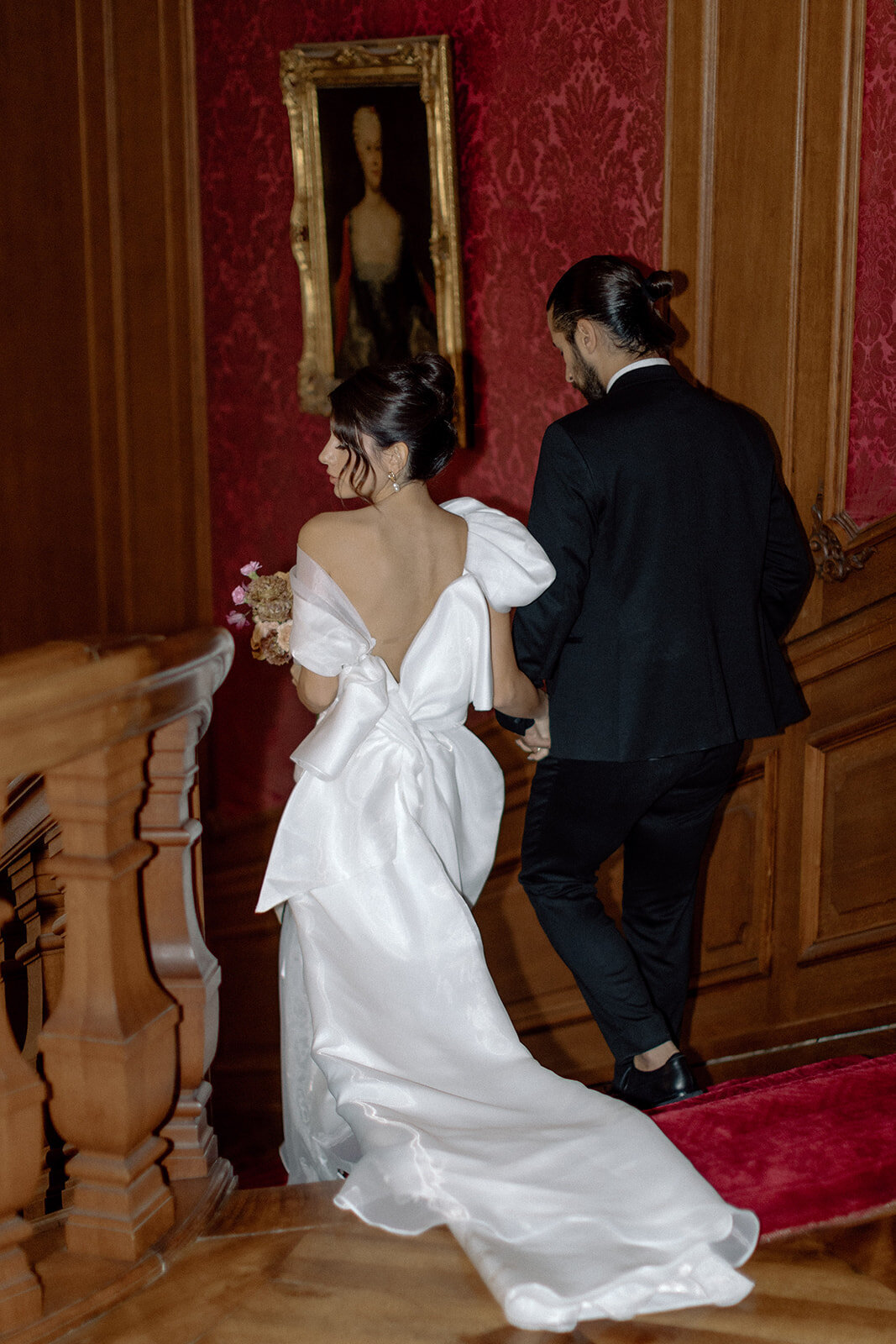 00007documentary-style-wedding-photography-lisa-lark-st-charles-hall