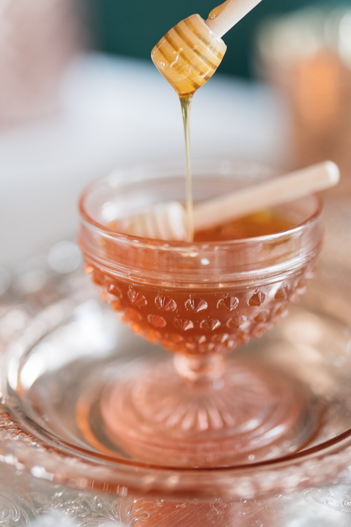 honey dripping for tea at wedding reception at Oxmoor Farms