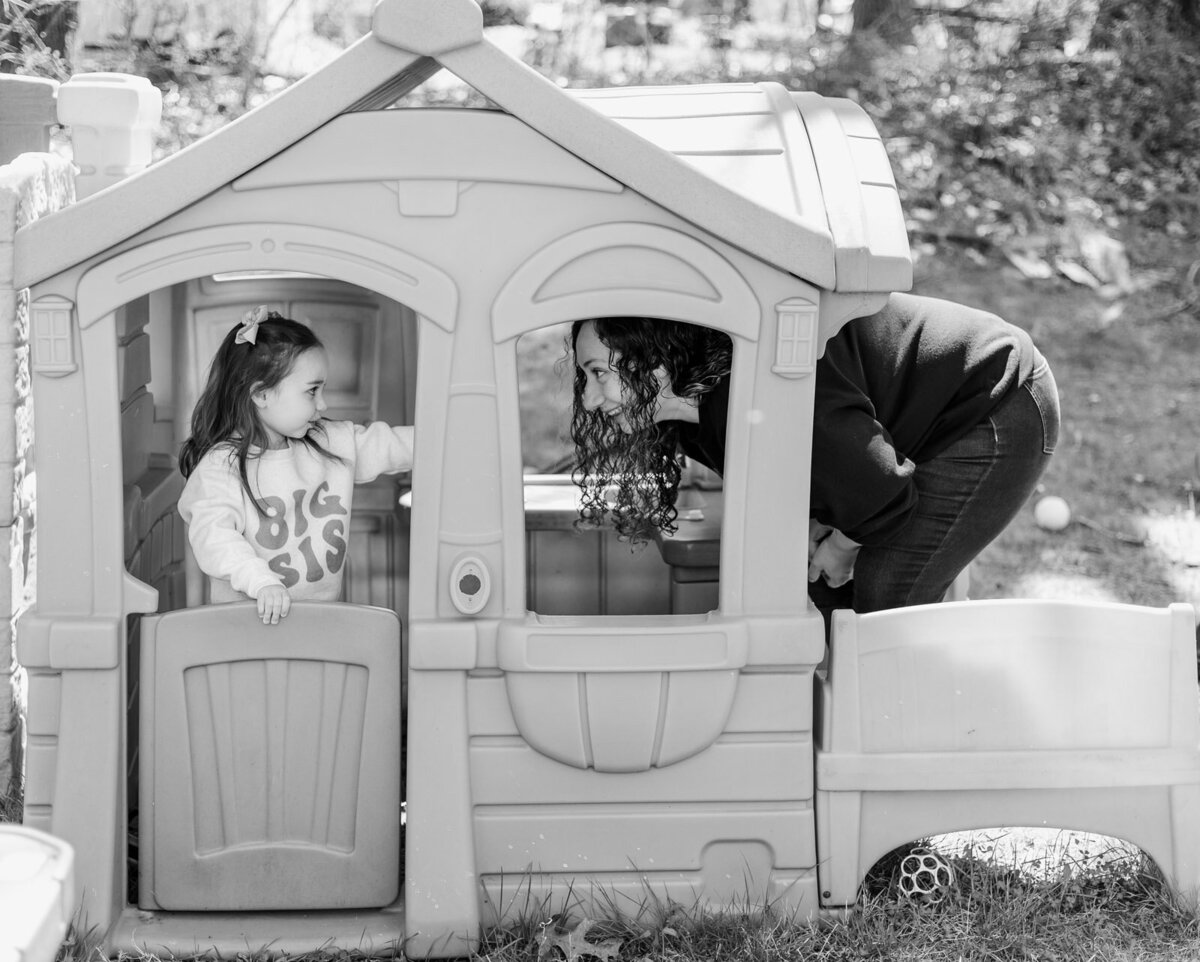 wrentham-ma-family-photos-backyard-session-creative