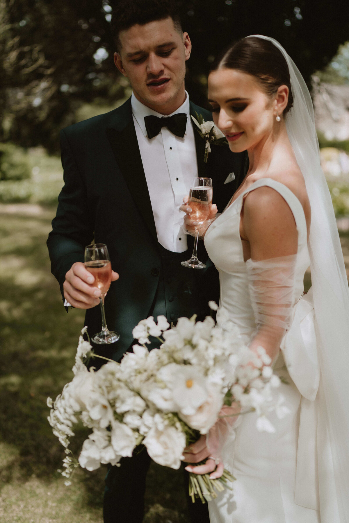 Izzy-and-James-Brinsop-Court-Wedding-Flowers-Issy-And-Bella-Florist-Herefordshire-Danielle-and-Steve18