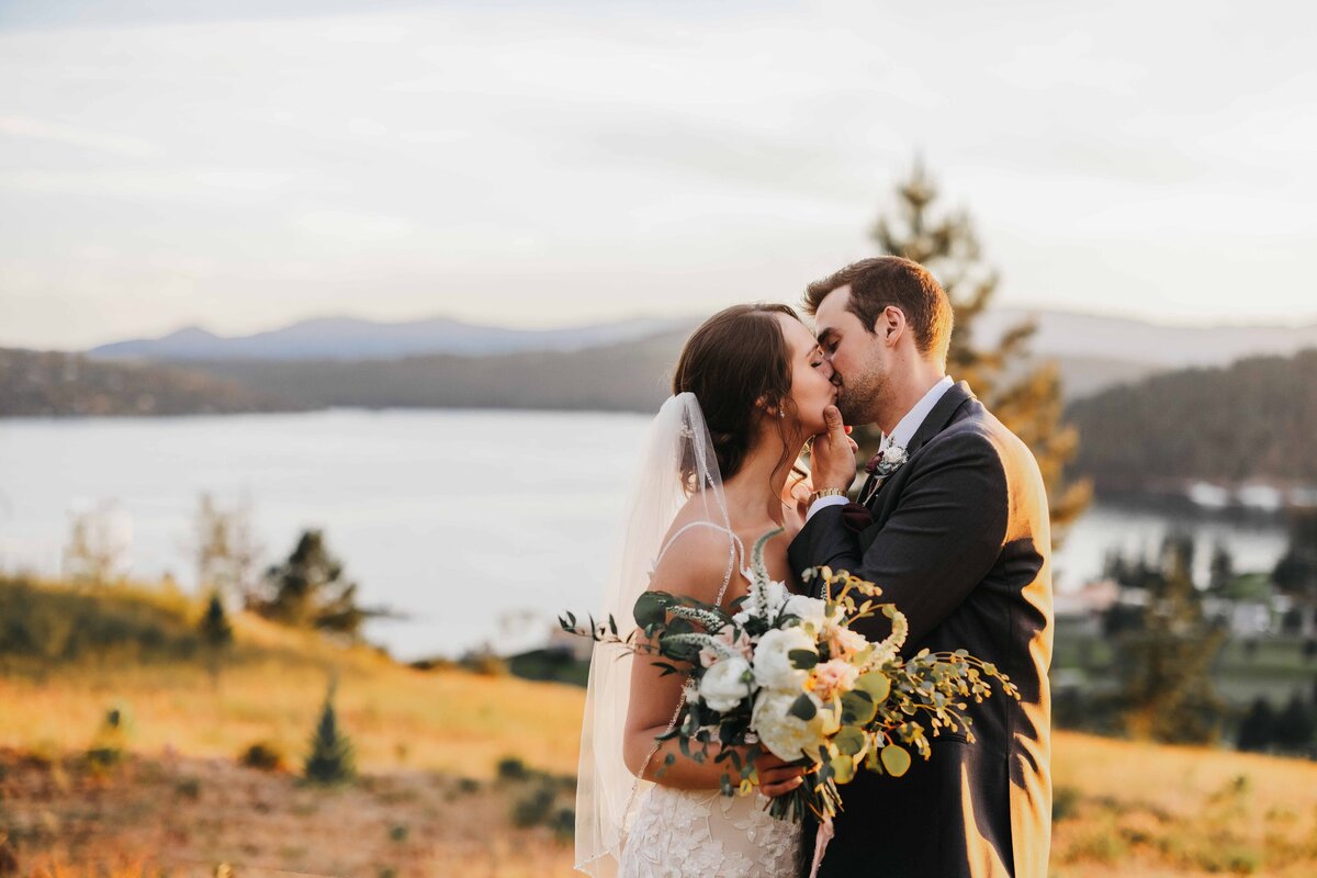 Elk Point Wedding in Coeur d'Alene Venue - Clara Jay Photo, Northern Idaho Candid Photographer-8