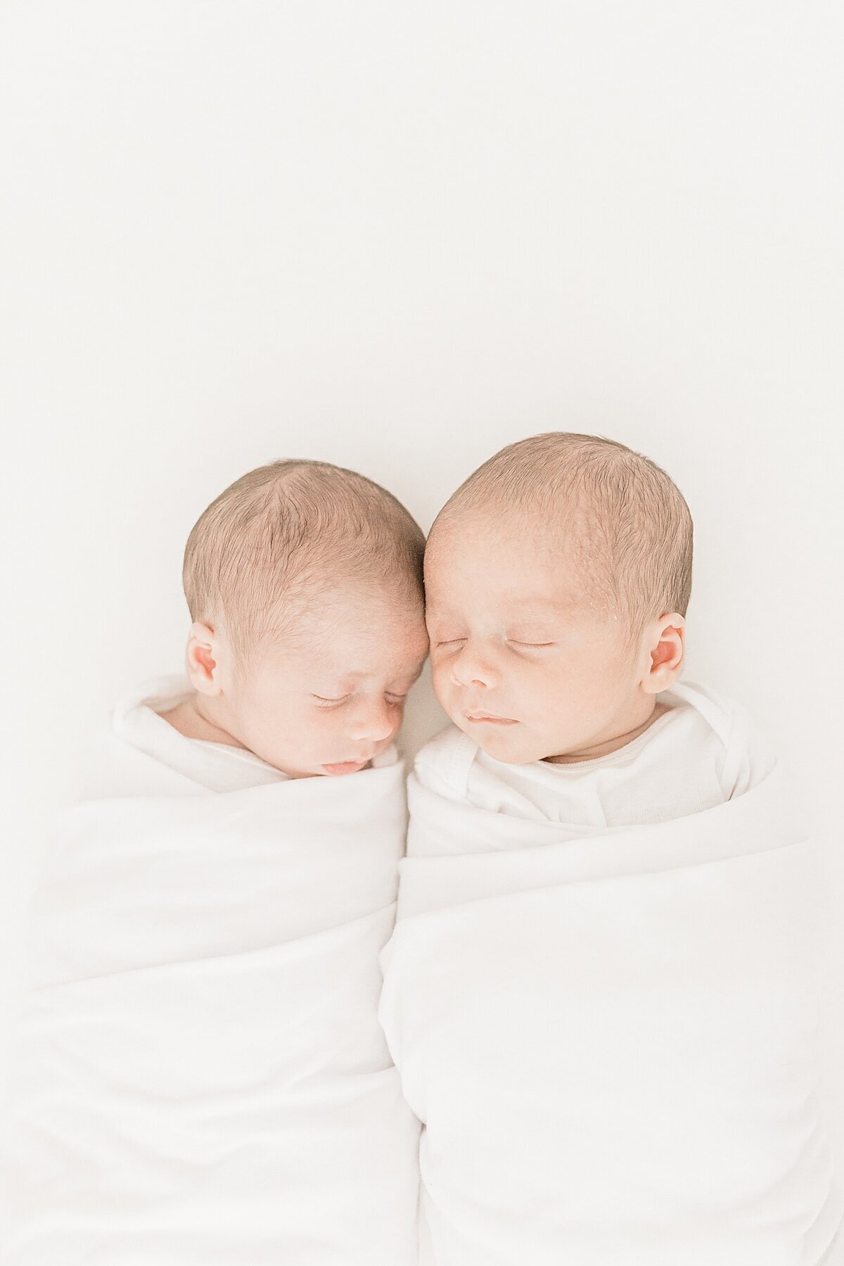charleston-baby-photographer-twin-newborn-session-caitlyn-motycka-photography_0024