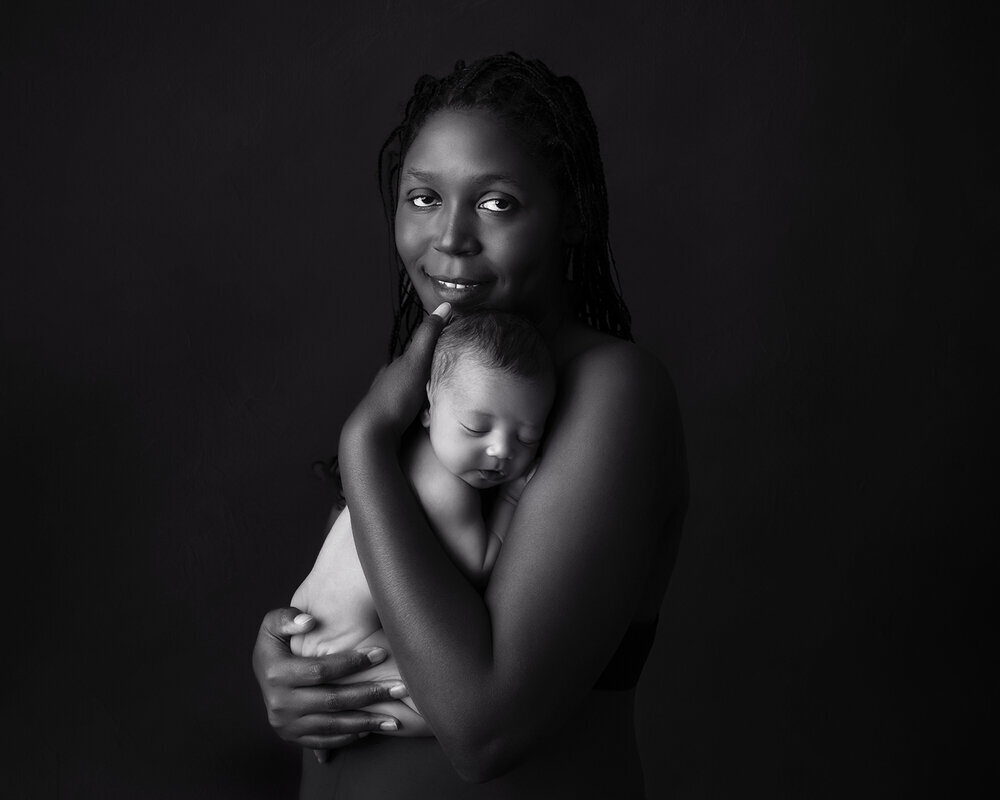 NEWBORN_BABYBOYWITHMOTHERMUM