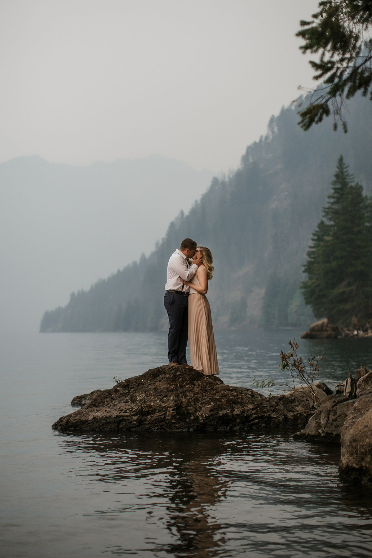 Lake-Cushman-Olympic-National-Park-Elopement-12