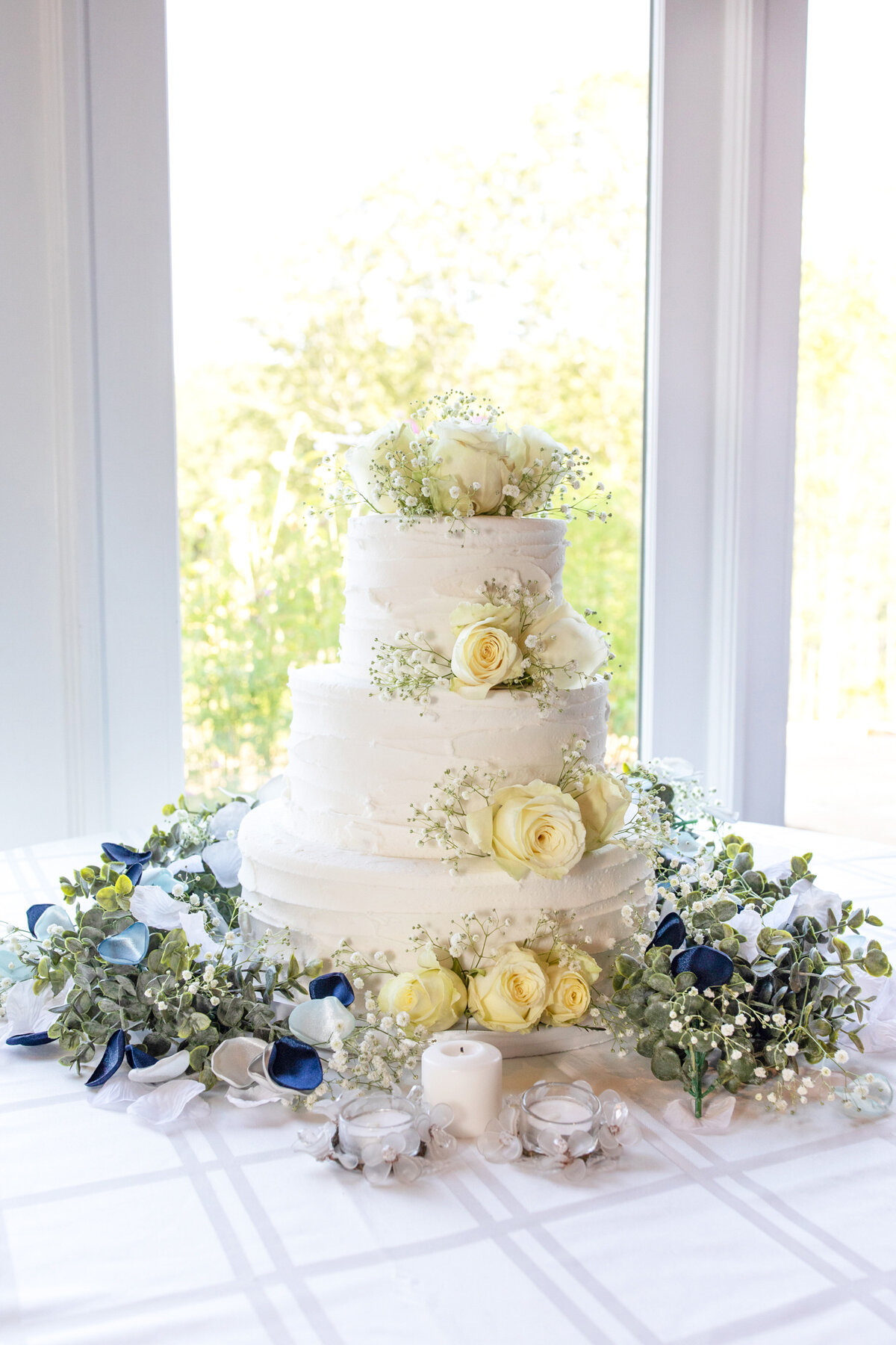 editorial-wedding-photographer-atlanta-georgia-white-rose-wedding-cake