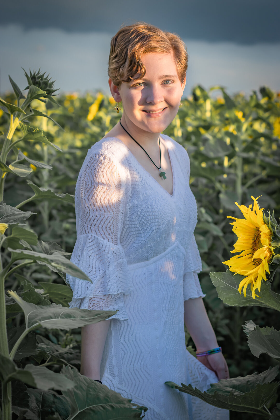 2022SinklandFarms-Sunfllower-Festival_senior-class-photos_social-media_website-3539