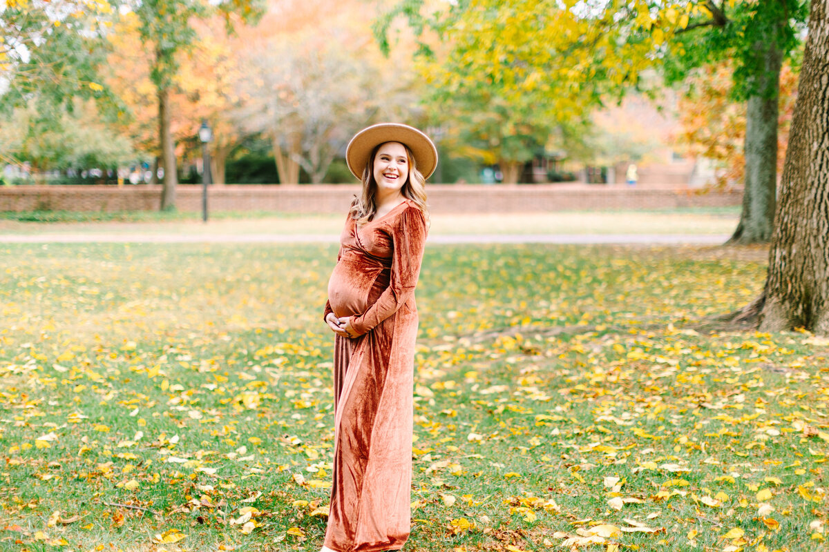 Williamsburg maternity photographer