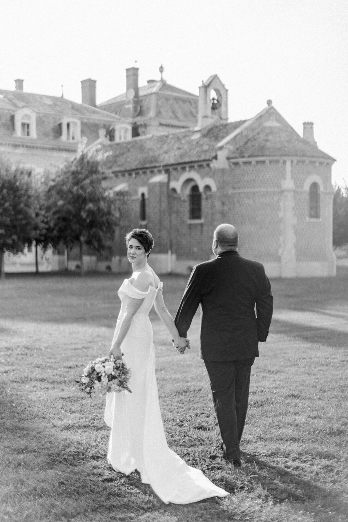Maïlys Fortune Photography Husband Wife Wedding Weddings Photography France Switzerland Italy Timeless Dreamy Imagery Bilingual French English Destination Weddings Destination Wedding Provence French Riviera Paris Lake Como Tuscany149