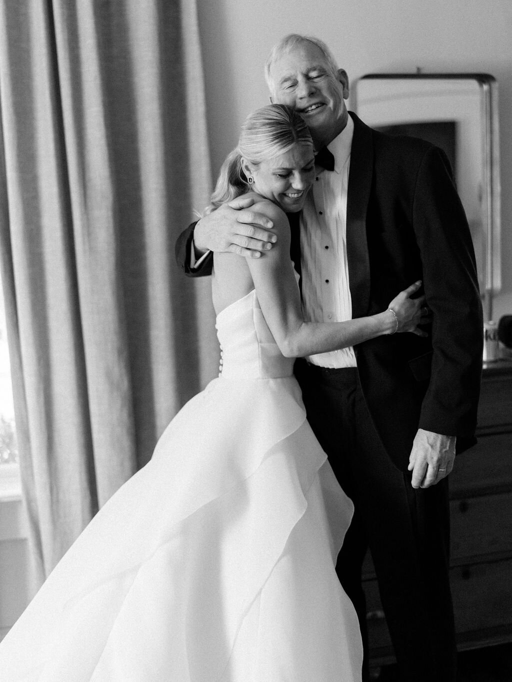 NikkiSanterre_EastCoastLuxuryWeddingPhotographer_CliftonInnWedding_Sky&Ryan-22