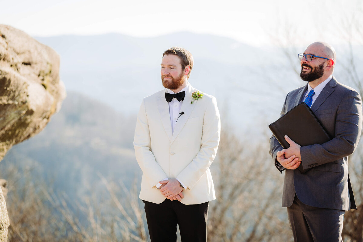 Jump-Off-Rock-NC-Mountain-Elopement-8