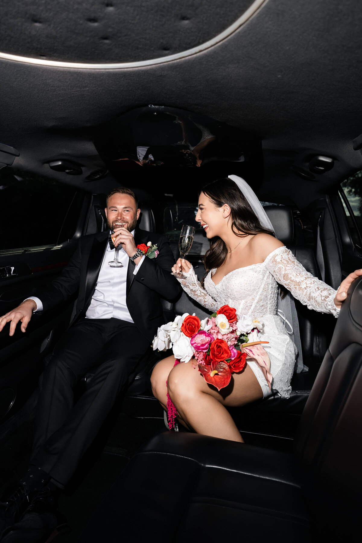46riskyexposure_hannah-rory_las-vegas-elopement-photography