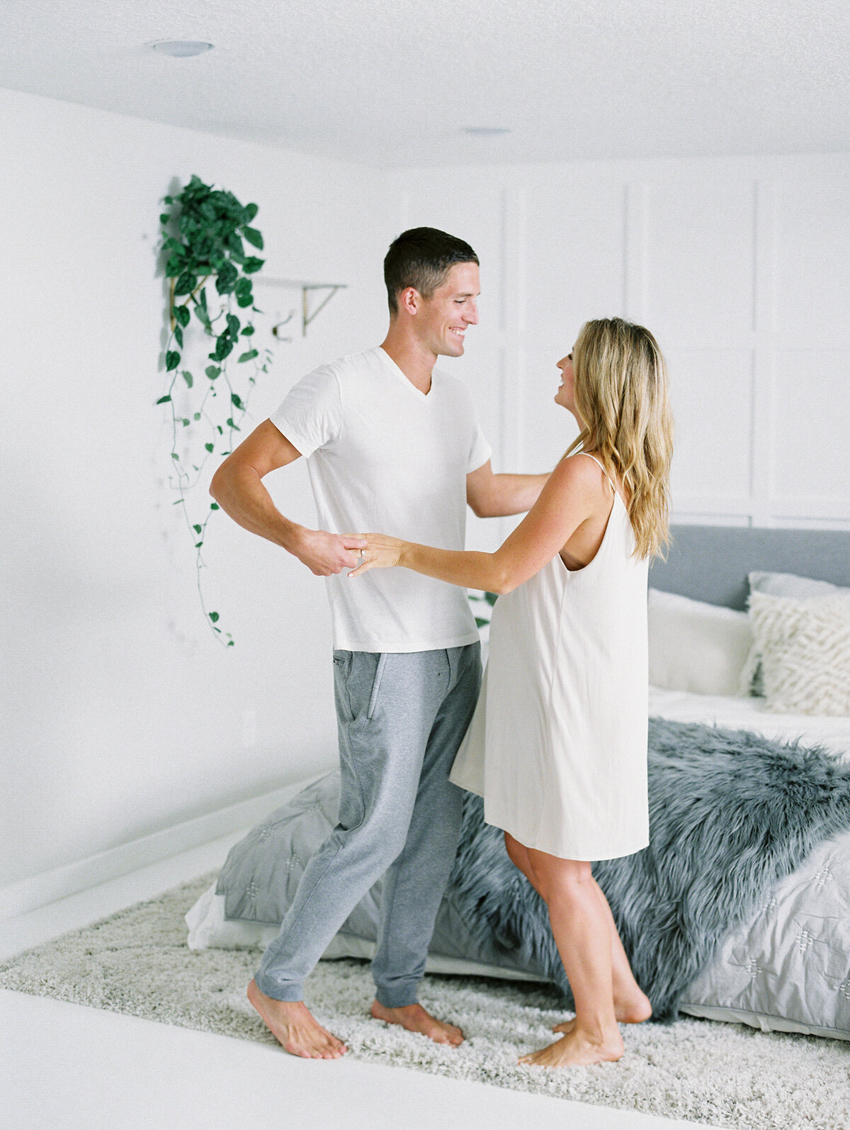best-portland-oregon-maternity-photographers-by-the-tenneys-photography-06