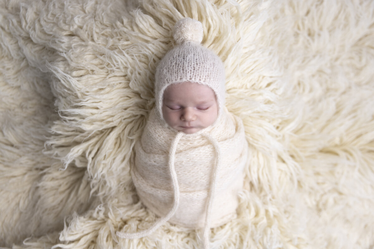 babynewborn in white