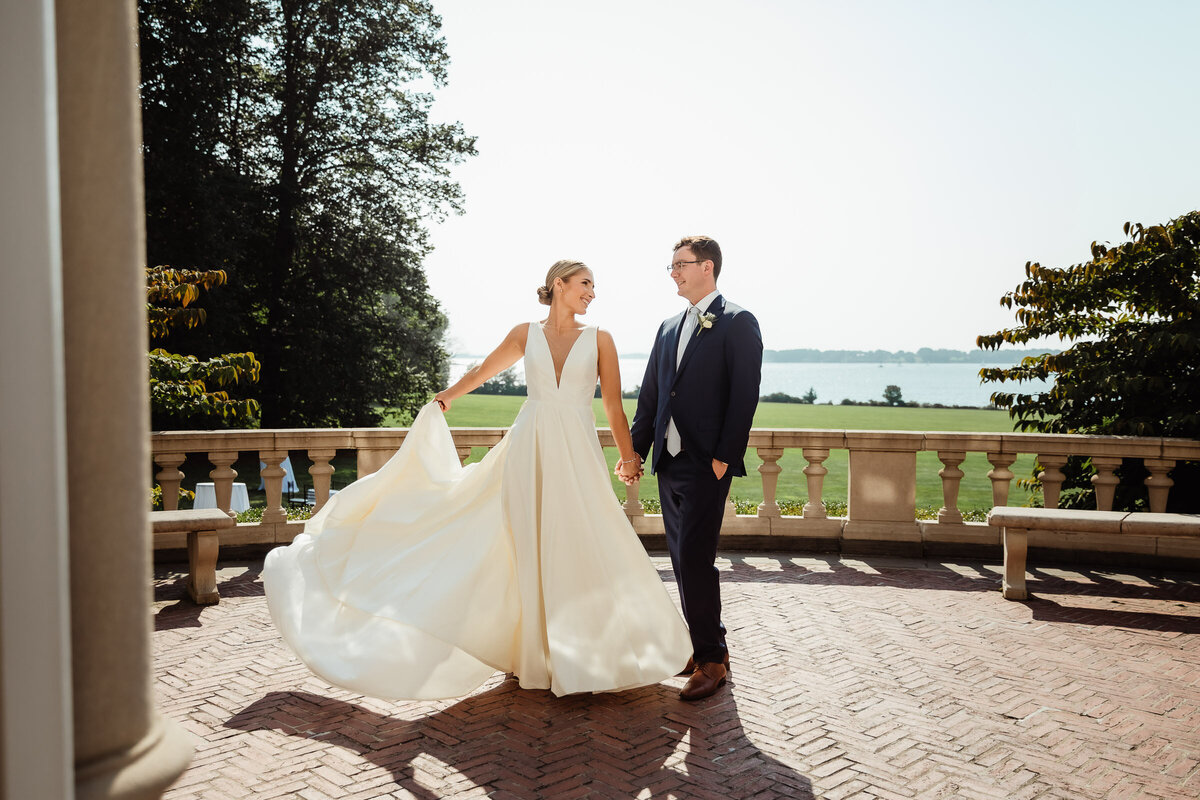 Nicole-Marcelle-Photography_035_blithewold-mansion-summer-wedding-emily-zac
