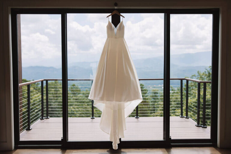summer-mountain-destination-wedding-558-768x512