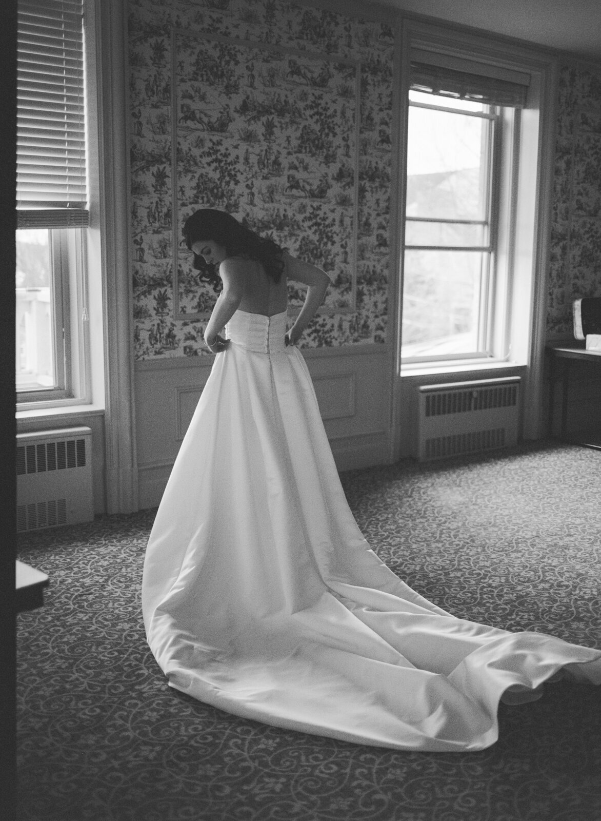 tarrytown-house-estate-on-the-hudson-film-wedding-photographer-nyc-127